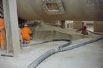 odsávání cementu pod pecí